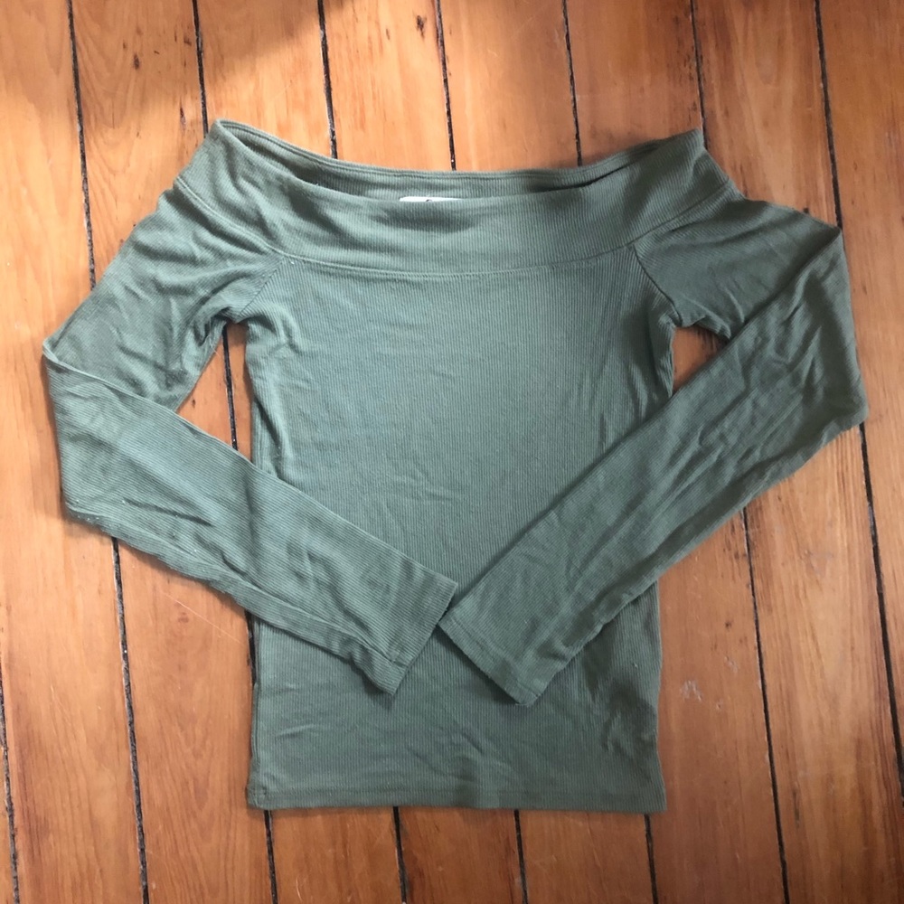 HOLLISTER off-the-shoulder long sleeve
